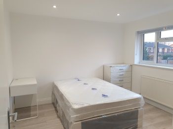 First floor, room 4