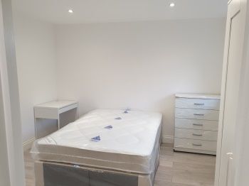 First floor, room 4