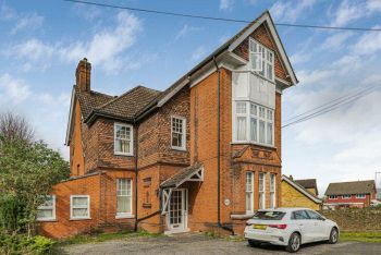 Hillside, Flat 1, 6 Egham Hill (Ground Floor)