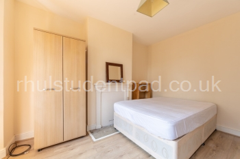 downstairs bedroom 1